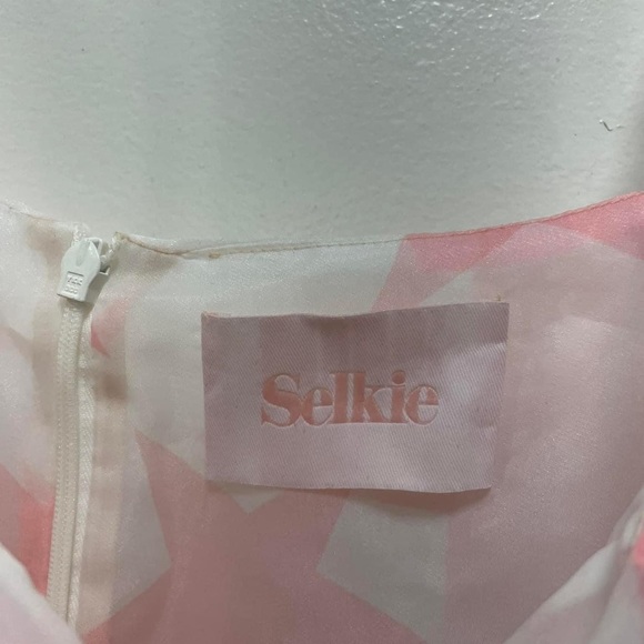 Selkie Powdered Star French Puff - Picture 4 of 4